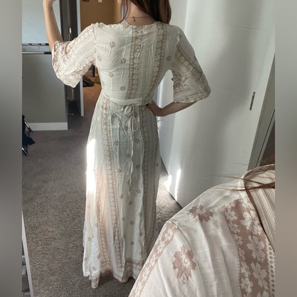 Beautiful airy wrap dress - Picture 2 of 4